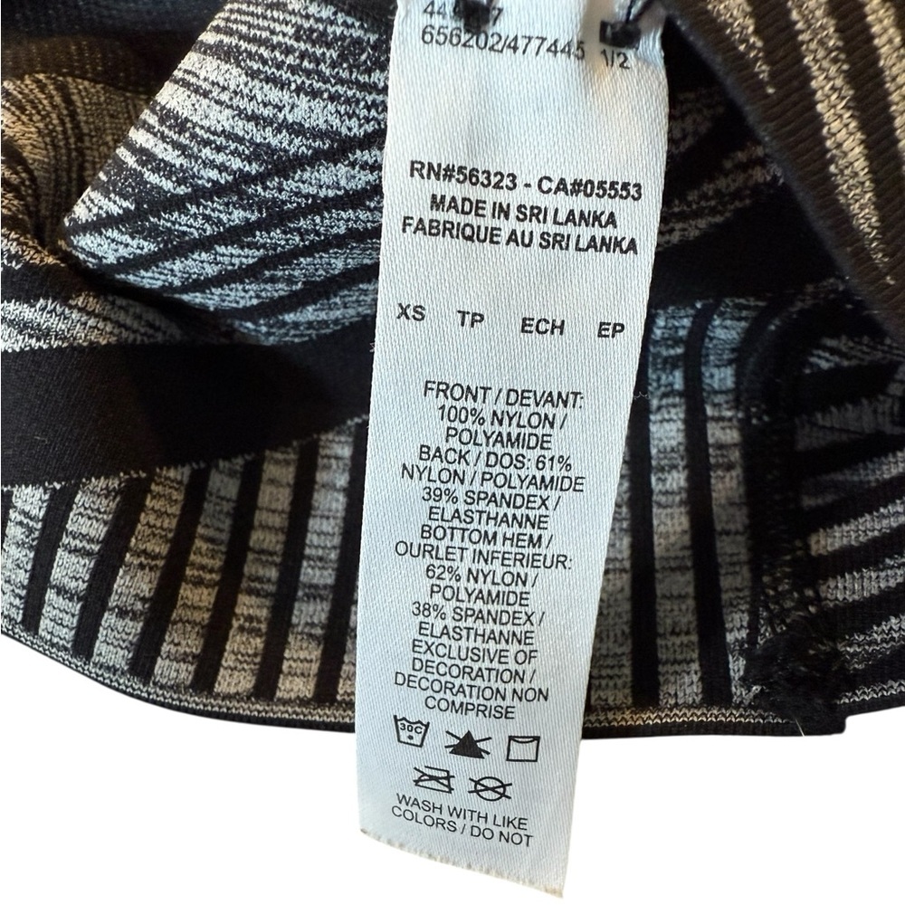 Nike Pro Indy Flyknit Seamless Sports Bra XS Black Gray‎ Stripe AJ4047-014 - Picture 8 of 13